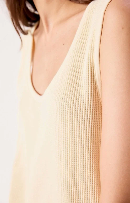 Camiseta sin mangas para mujer Uscow. Referencia: USC01AH26