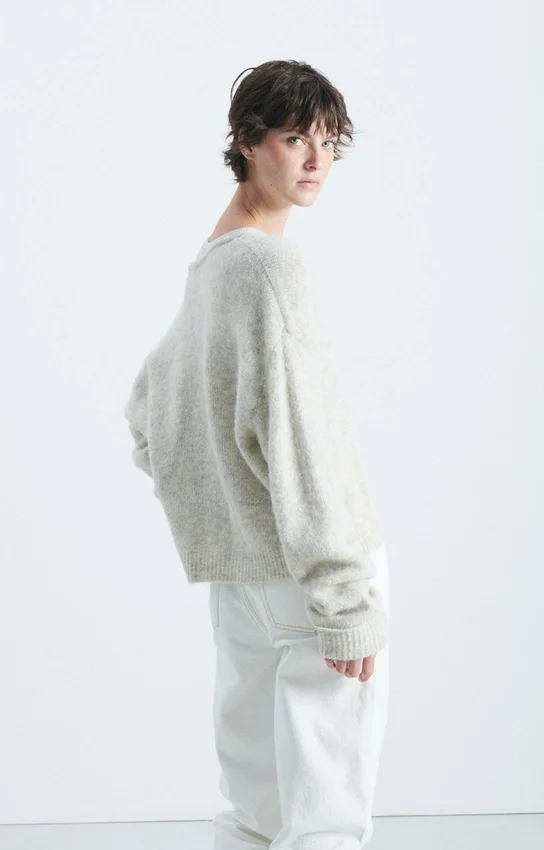 Jersey de mujer East. Referencia: EAST18HH26