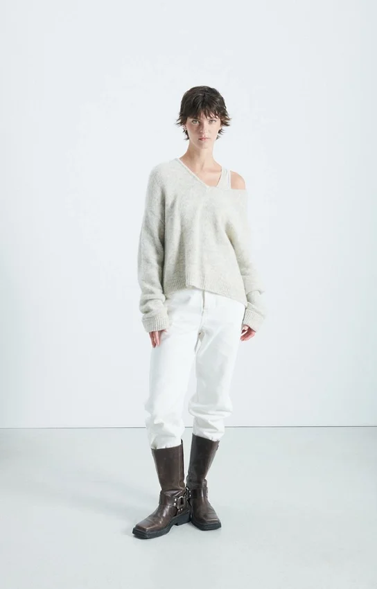 Jersey de mujer East. Referencia: EAST18HH26