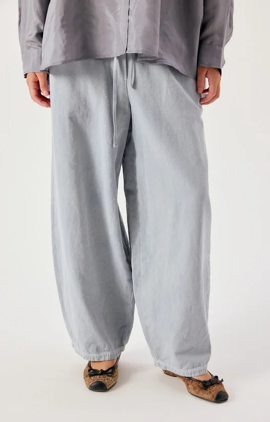 Pantalones de chándal de corte globo para mujer Lycaz Referencia: LYC10CH26